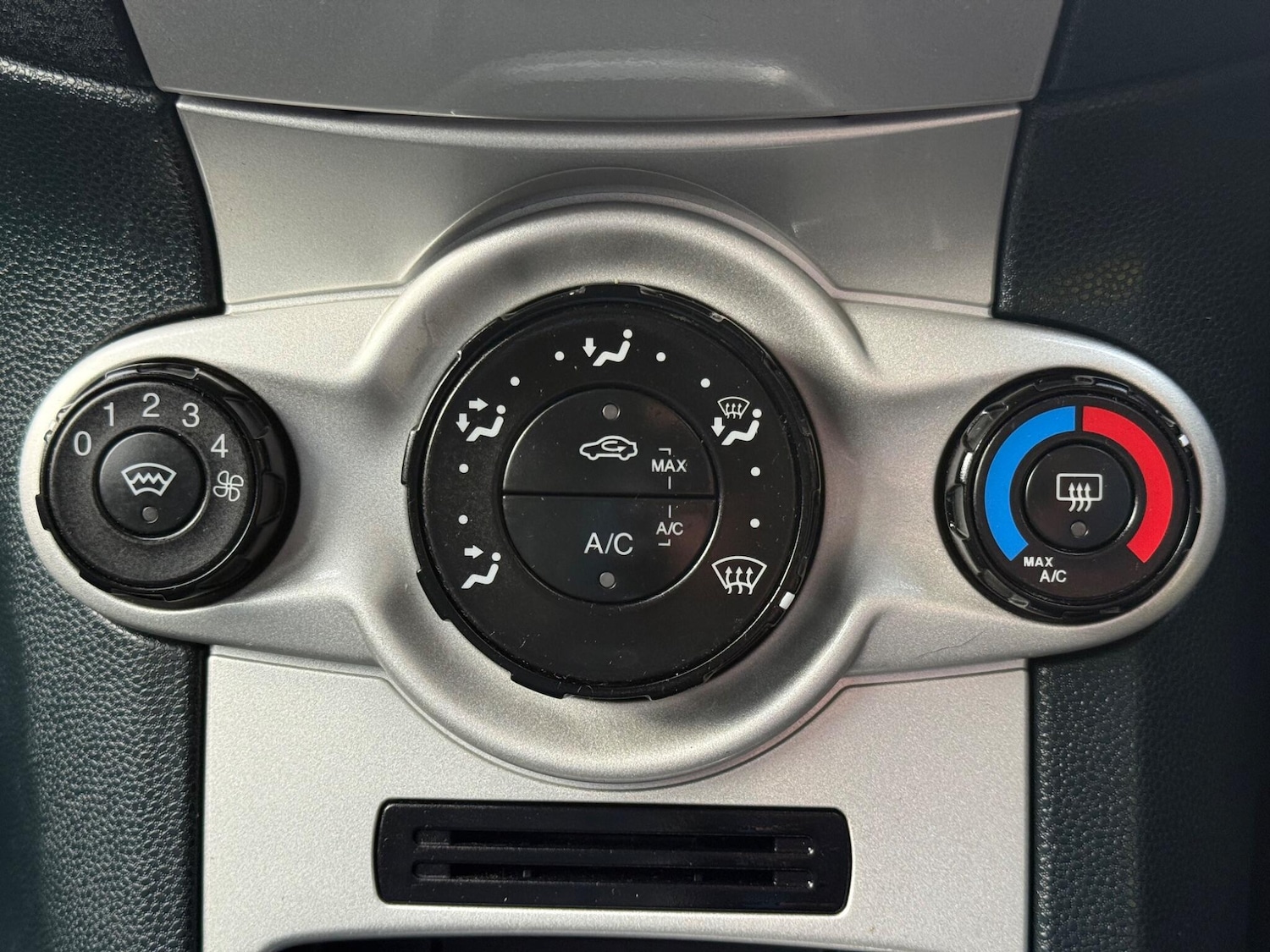 Used Ford Fiesta 2012 for sale - 76432225: Photo 27