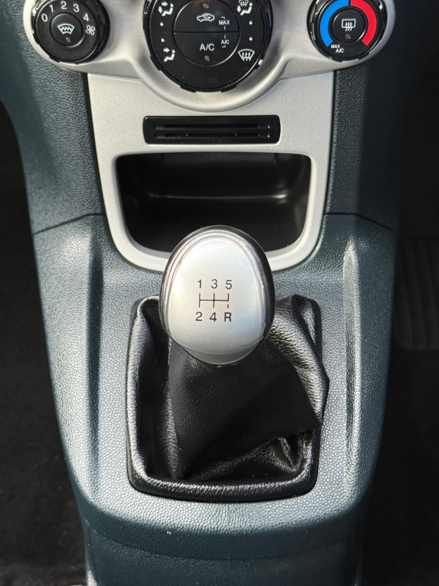 Used Ford Fiesta 2012 for sale - 76432225: Photo 28