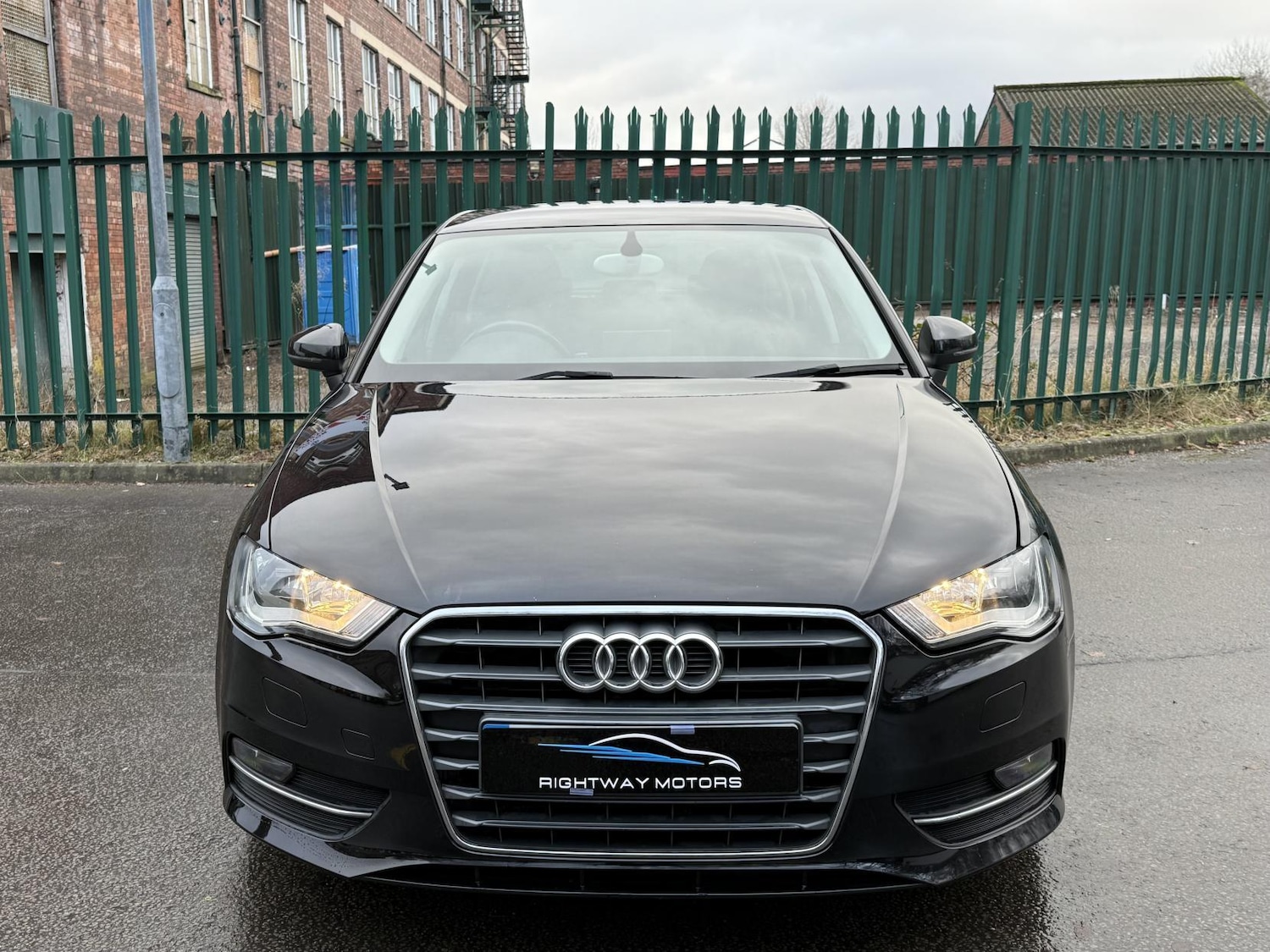 Used Audi A3 2014 for sale - 77020942: Photo 2
