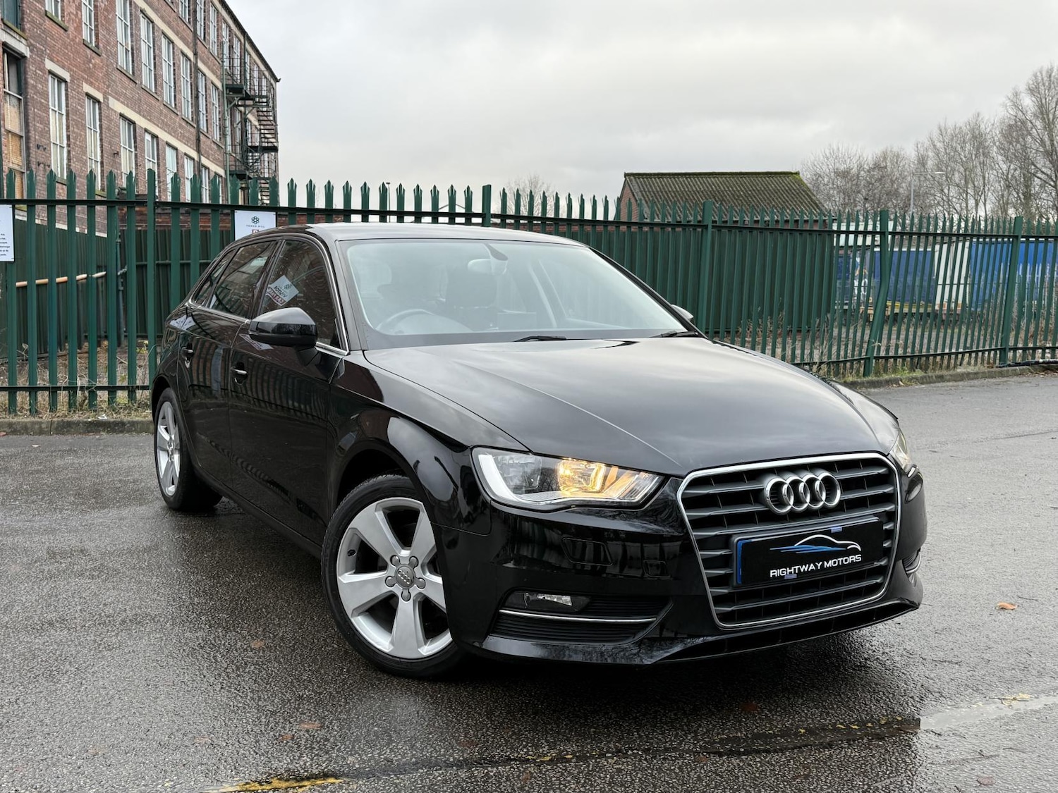 Used Audi A3 2014 for sale - 77020942: Photo 3