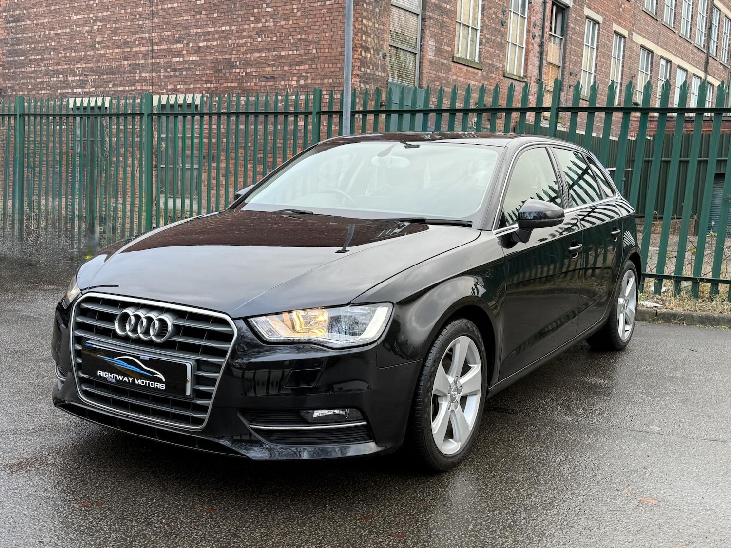 Used Audi A3 2014 for sale - 77020942: Photo 4