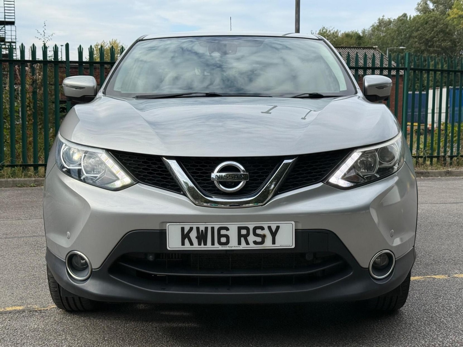 Used Nissan Qashqai 2016 for sale - 77320589: Photo 2