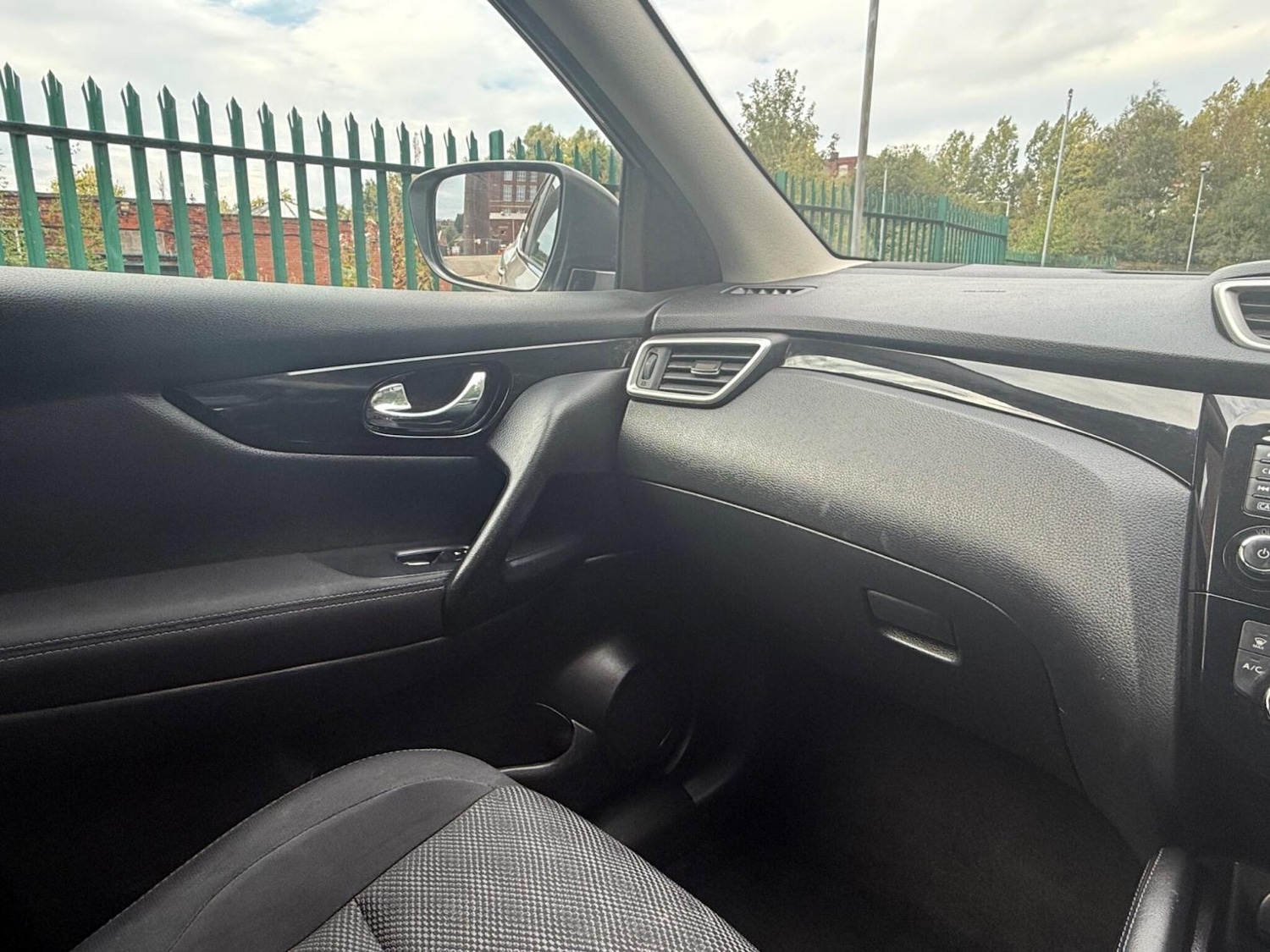 Used Nissan Qashqai 2016 for sale - 77320589: Photo 22