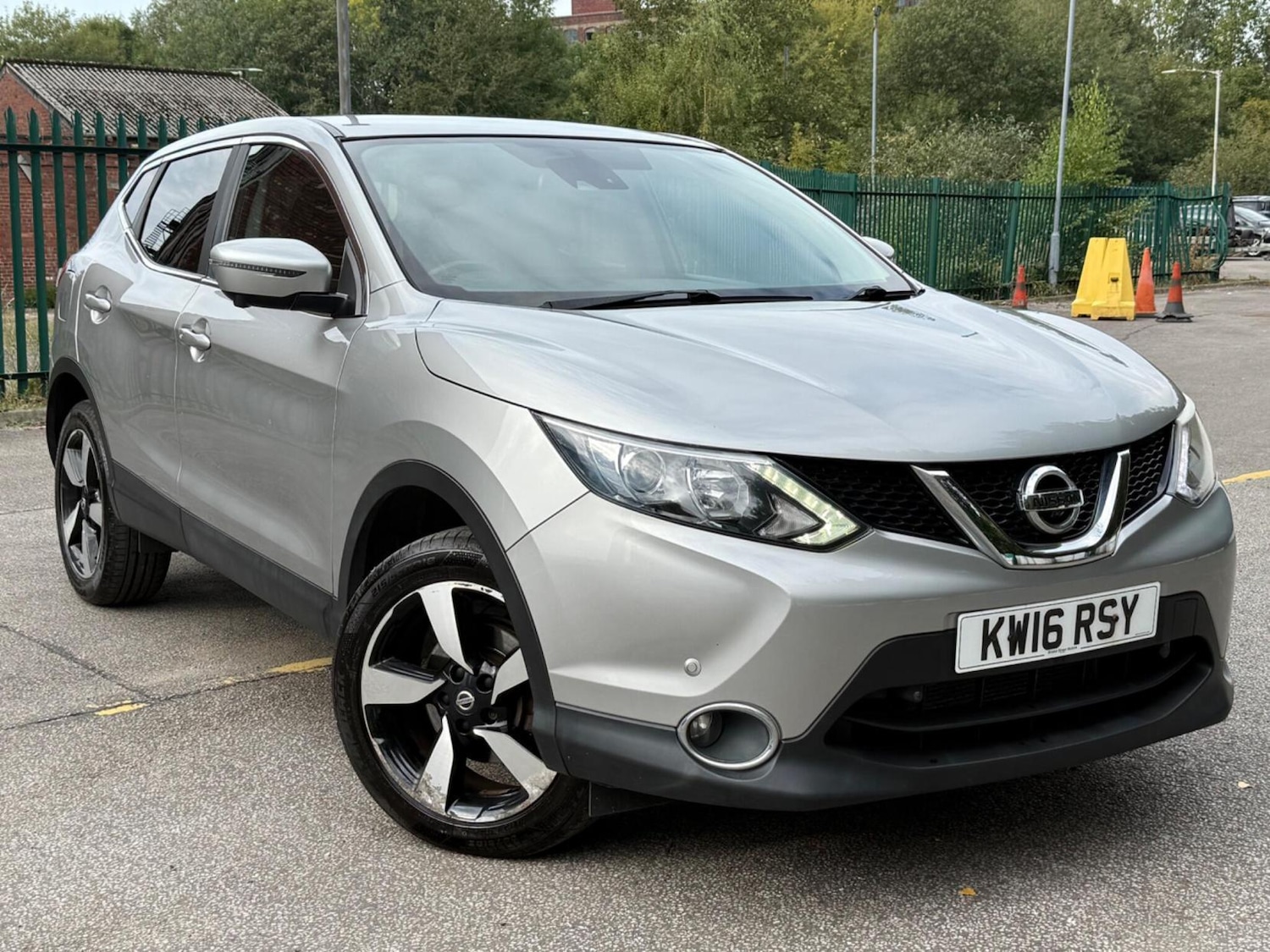 Used Nissan Qashqai 2016 for sale - 77320589: Photo 3