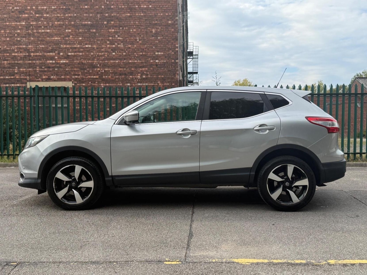 Used Nissan Qashqai 2016 for sale - 77320589: Photo 4