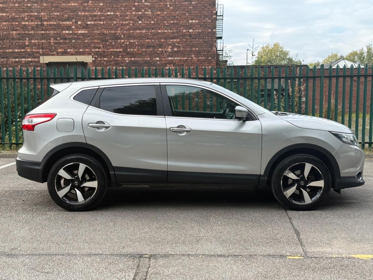 Used Nissan Qashqai 2016 for sale - 77320589: Photo 5