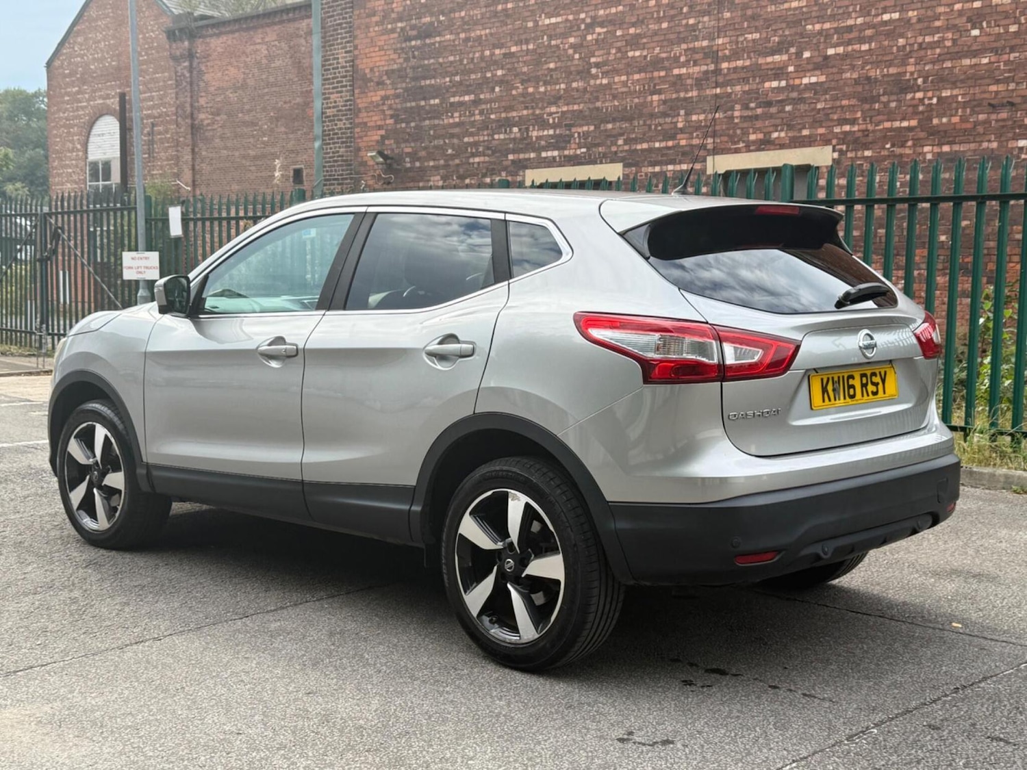 Used Nissan Qashqai 2016 for sale - 77320589: Photo 6