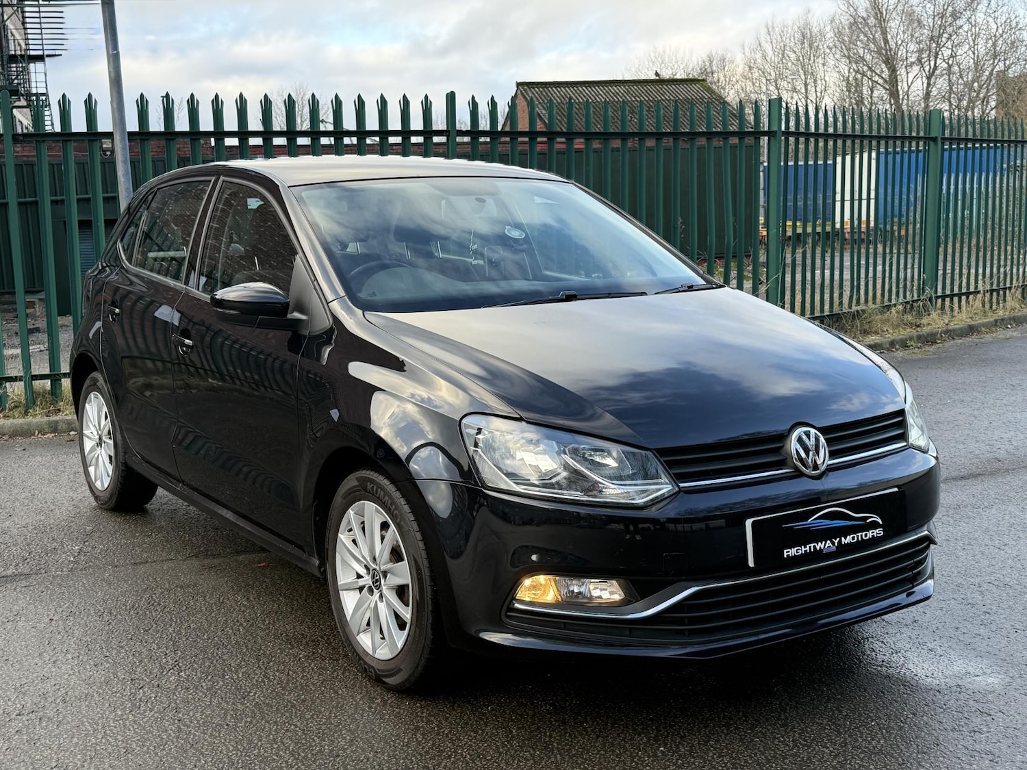 Used Volkswagen Polo 2015 for sale - 77238168: Photo 6