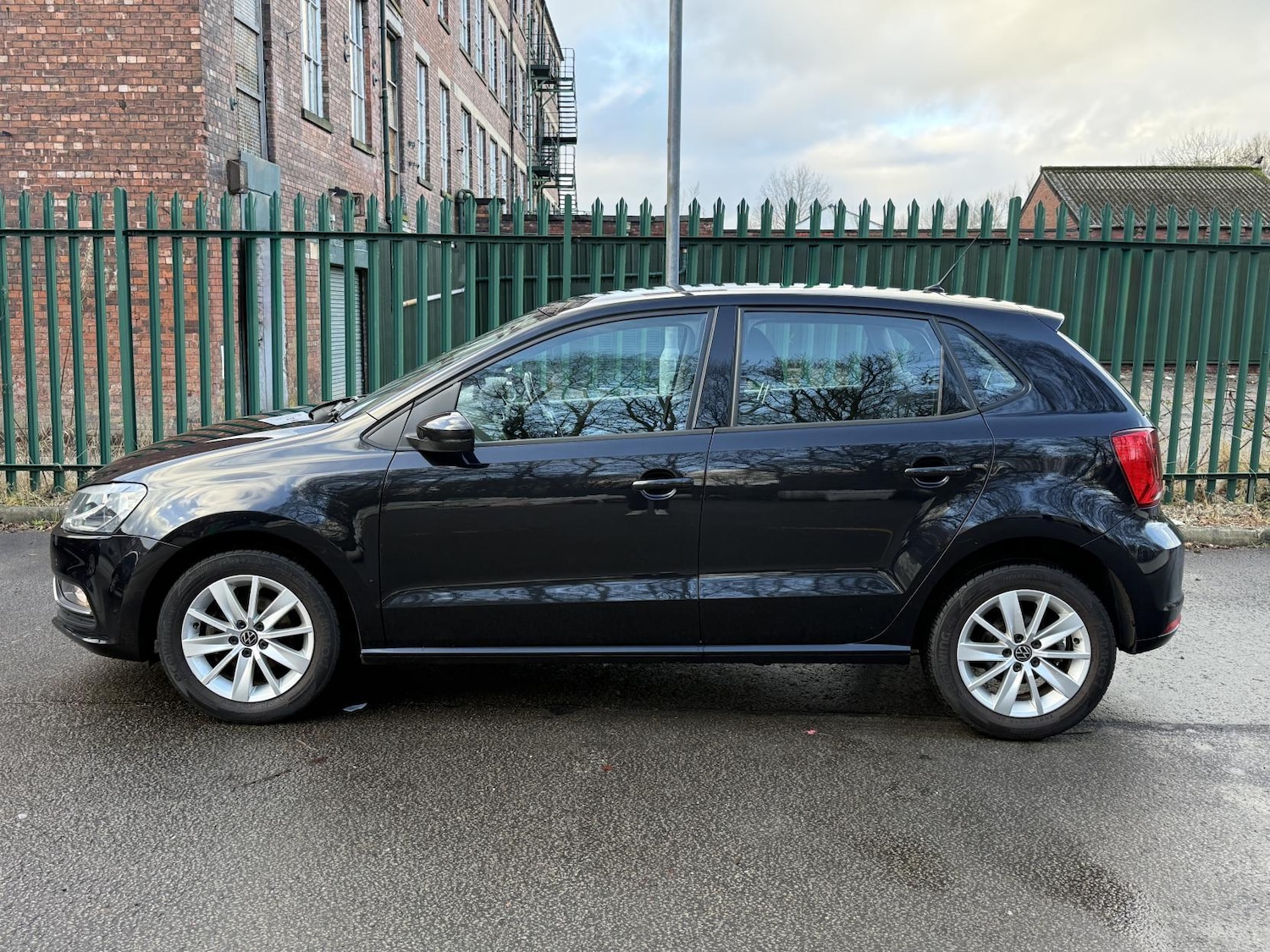Used Volkswagen Polo 2015 for sale - 77238168: Photo 7