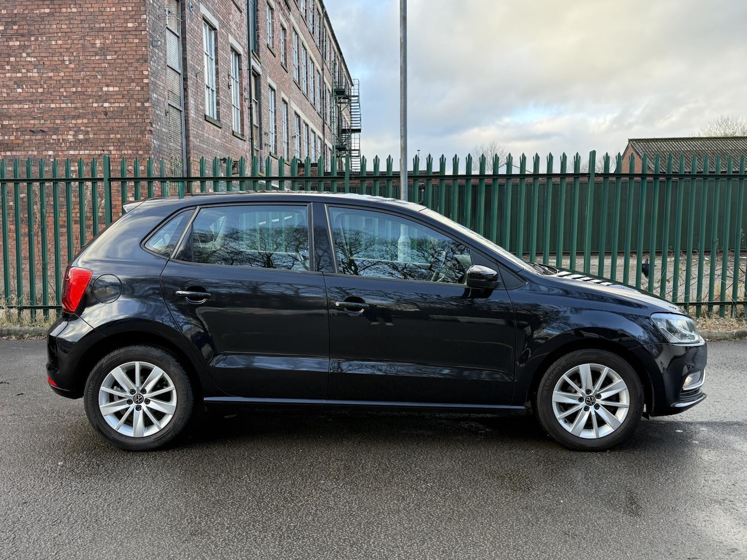 Used Volkswagen Polo 2015 for sale - 77238168: Photo 8