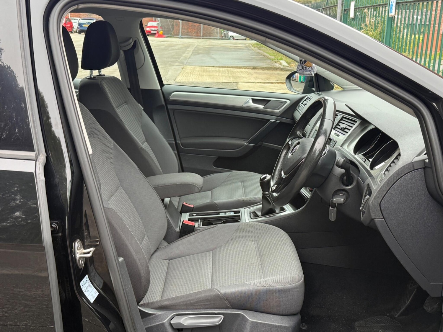 Used Volkswagen Golf 2014 for sale - 76433161: Photo 11