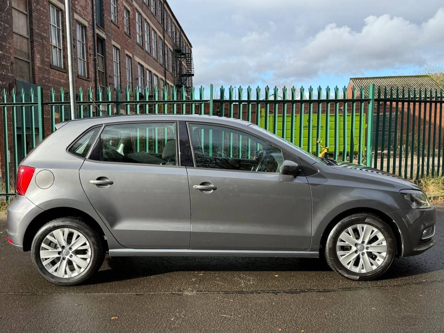 Used Volkswagen Polo 2015 for sale - 76473658: Photo 7