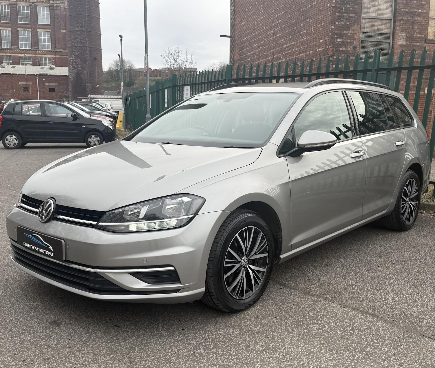 Used Volkswagen Golf for sale - 77993975: Photo 5
