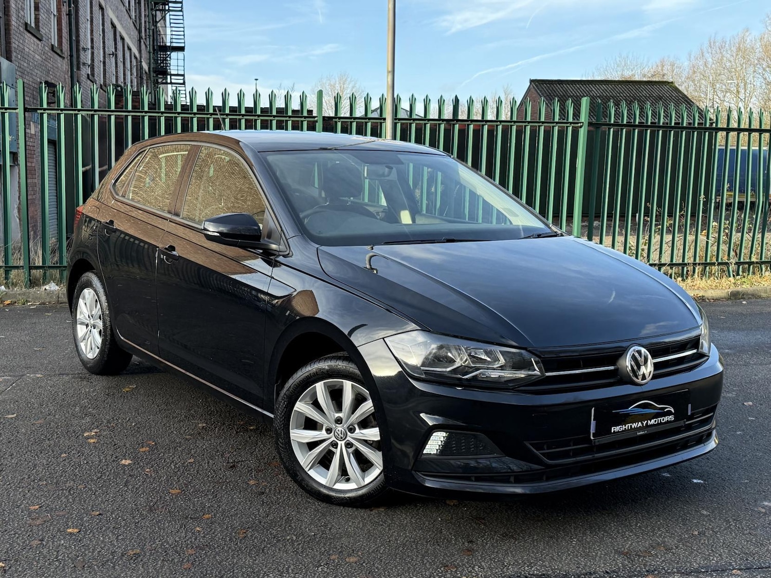 Used Volkswagen Polo 2018 for sale - 76913512: Photo 3