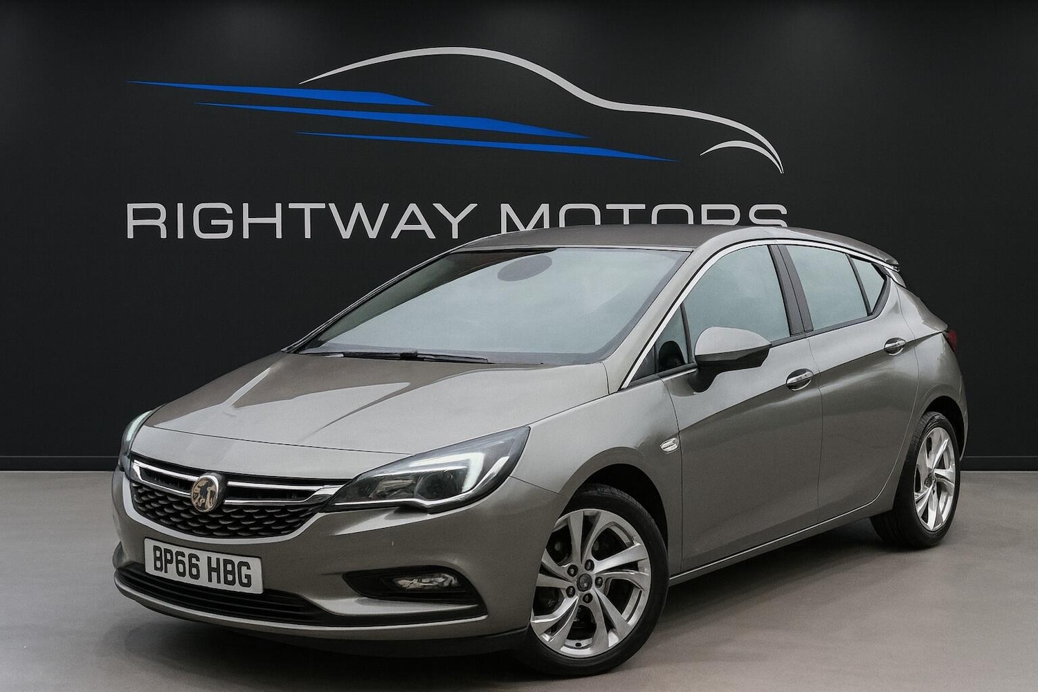Used Vauxhall Astra 2016 for sale - 76433332: Photo 1