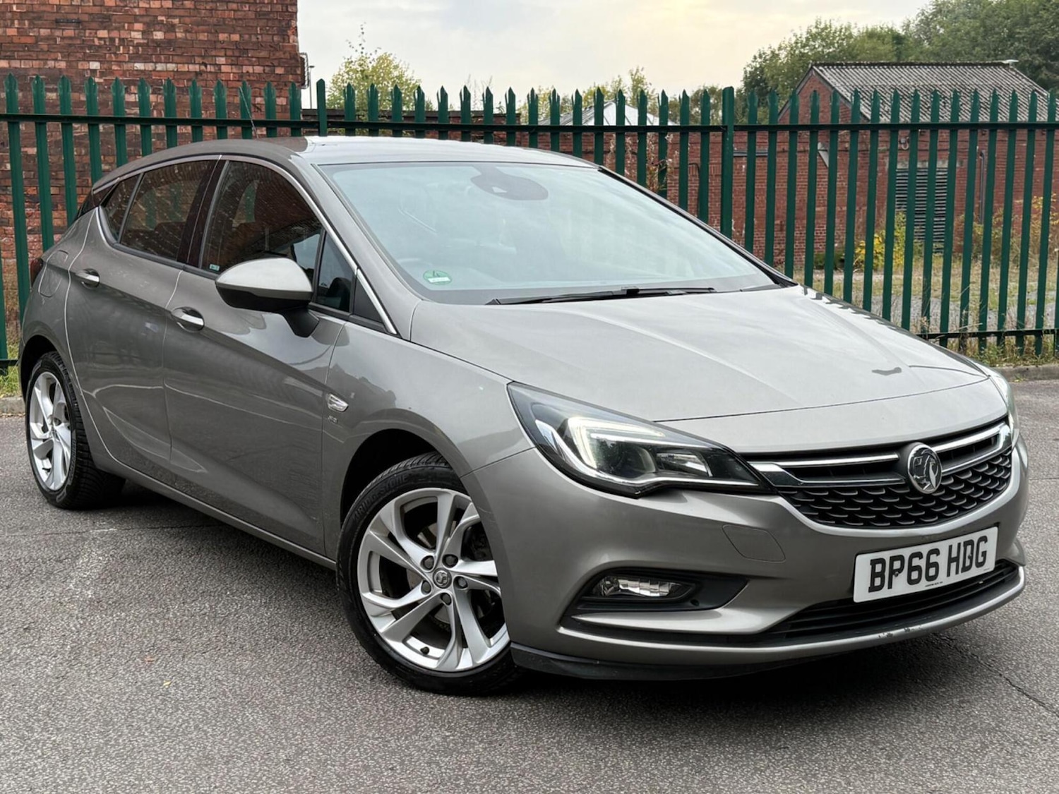 Used Vauxhall Astra 2016 for sale - 76433332: Photo 3