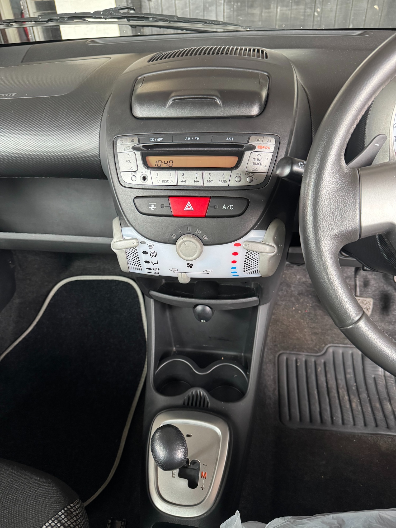 Used Toyota AYGO 2013 for sale - 77489975: Photo 10