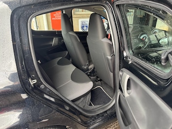 Used Toyota AYGO 2013 for sale - 77489975: Photo