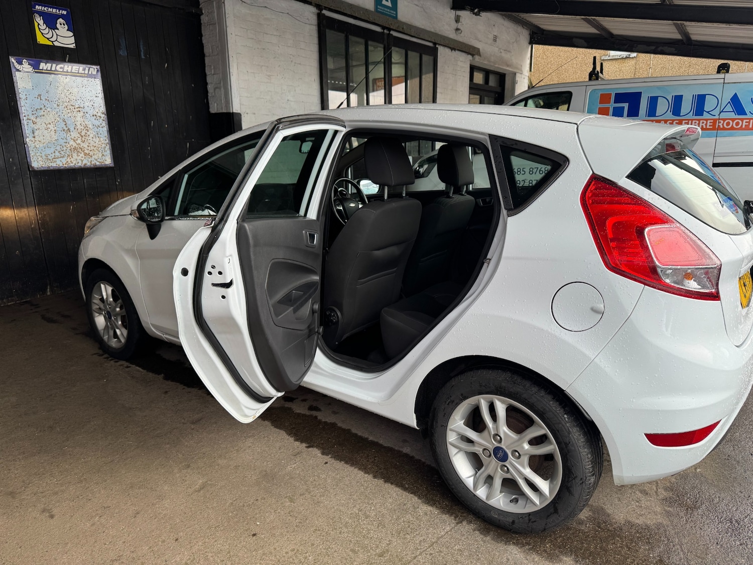 Used Ford Fiesta 2017 for sale - 77568574: Photo 7