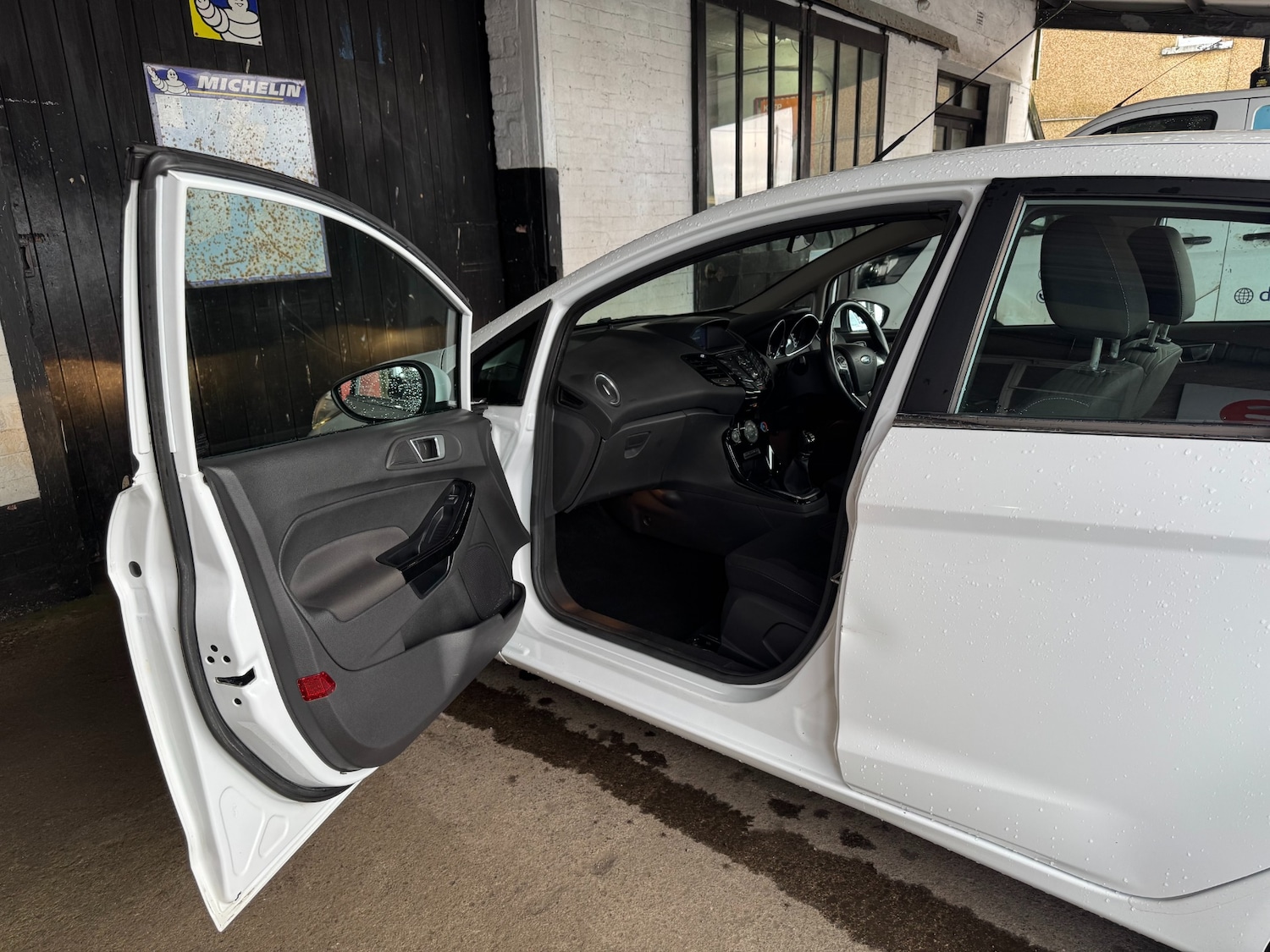 Used Ford Fiesta 2017 for sale - 77568574: Photo 8