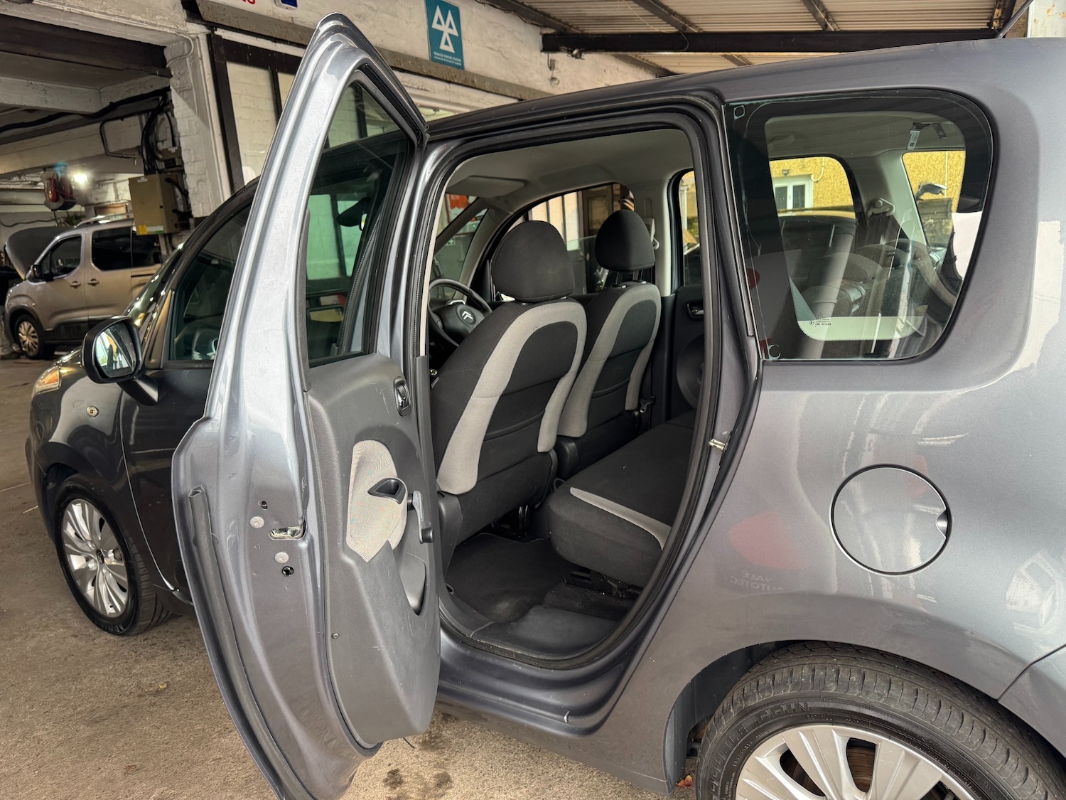 Used Citroen C3 Picasso 2011 for sale - 76319784: Photo 10