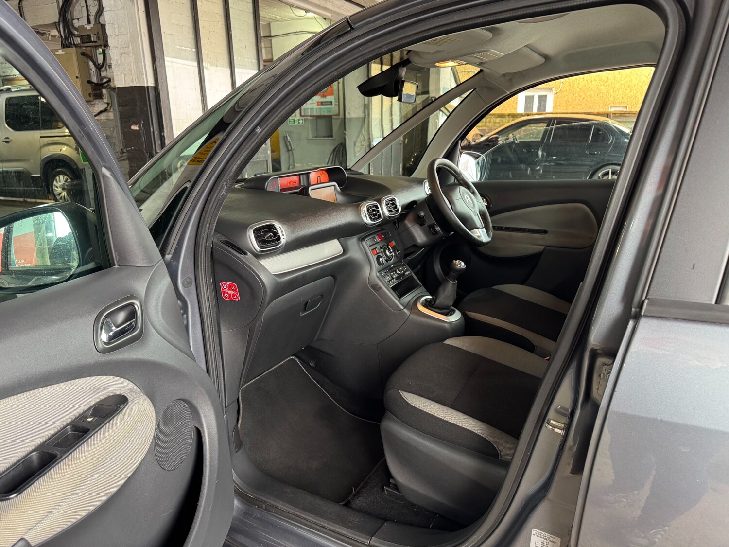 Used Citroen C3 Picasso 2011 for sale - 76319784: Photo 12