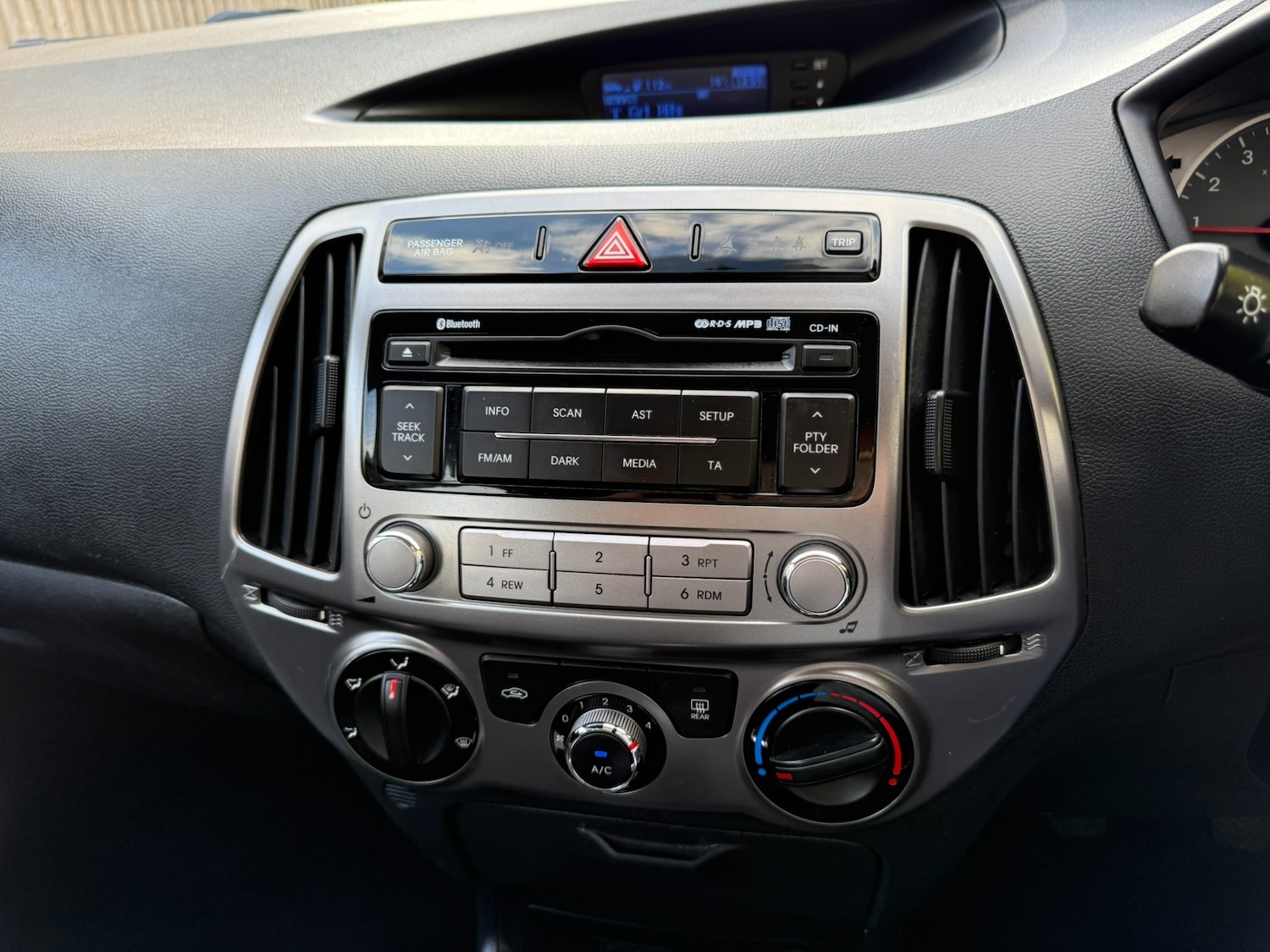 Used Hyundai i20 2013 for sale - 76207504: Photo 14