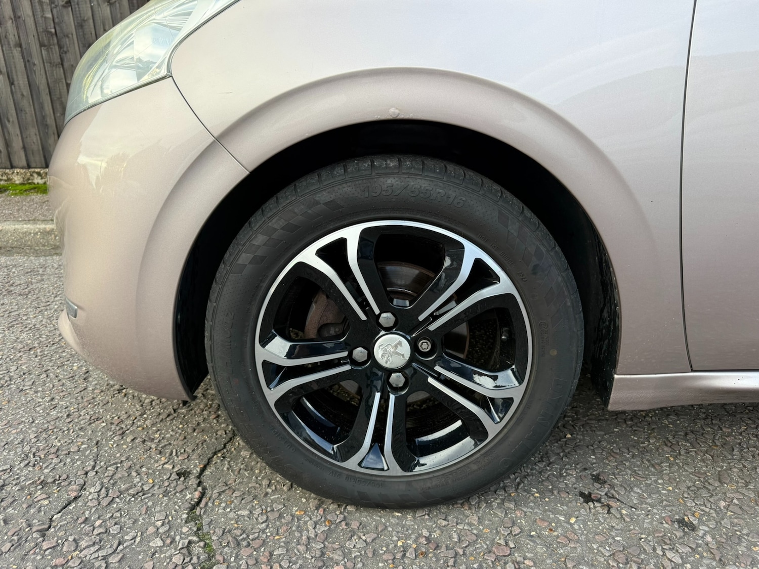 Used Peugeot 208 2013 for sale - 76553926: Photo 20