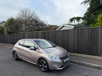Used Peugeot 208 2013 for sale - 76553926: Photo