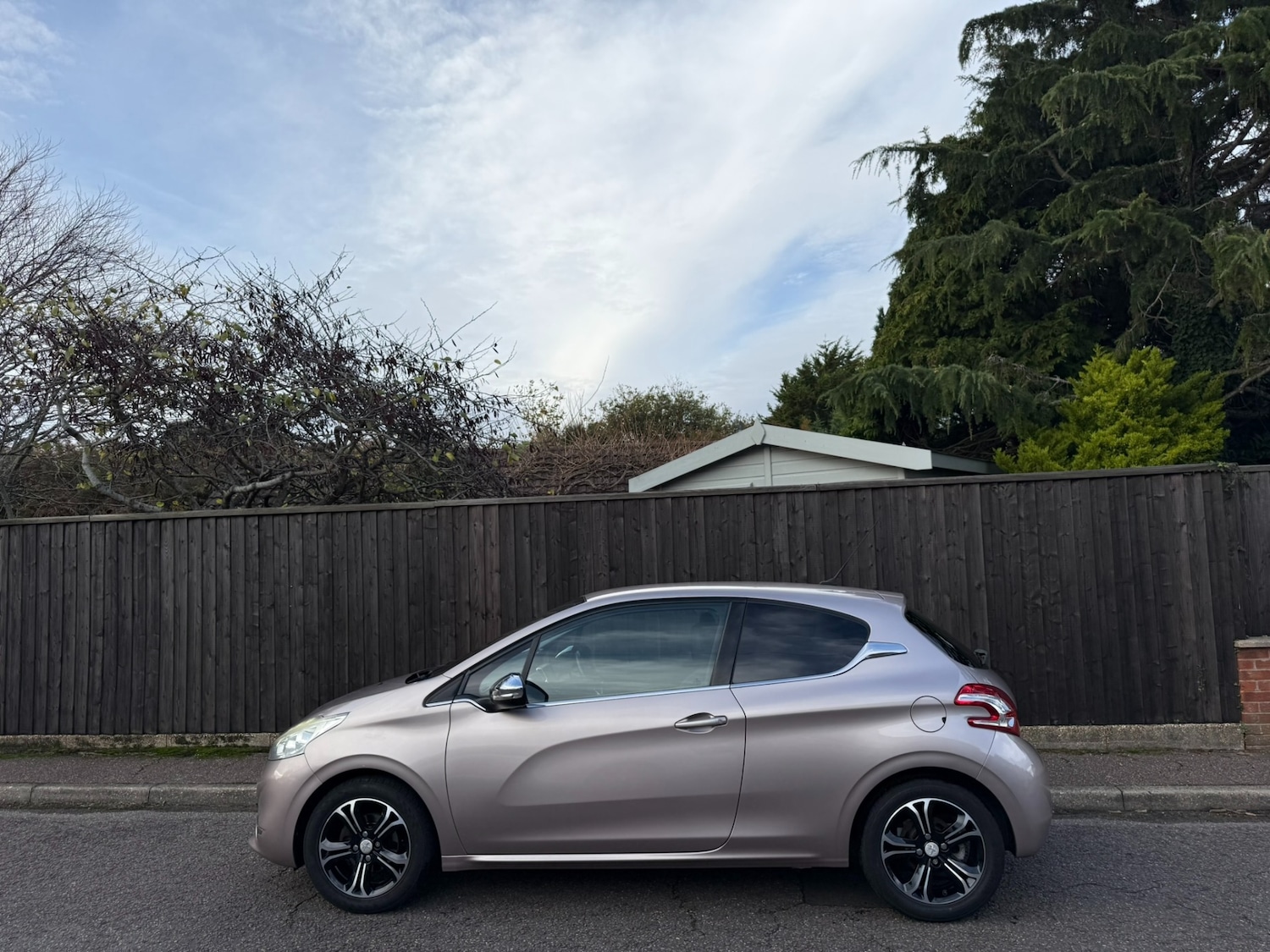 Used Peugeot 208 2013 for sale - 76553926: Photo 5