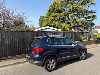 Used Volkswagen Tiguan 2011 for sale - 78353263: Photo