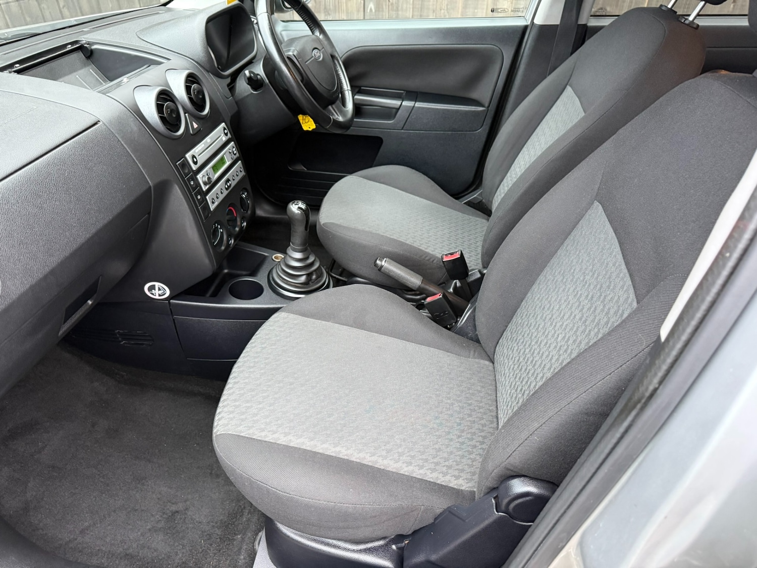 Used Ford Fusion 2005 for sale - 76947037: Photo 10