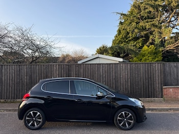 Used Peugeot 208 2019 for sale - 77676402: Photo