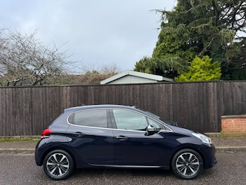 Used Peugeot 208 2016 for sale - 77688251: Photo