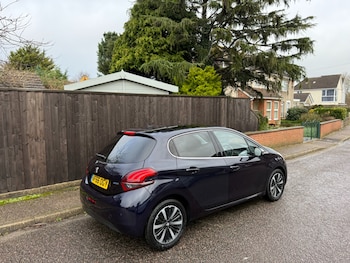 Used Peugeot 208 2016 for sale - 77688251: Photo