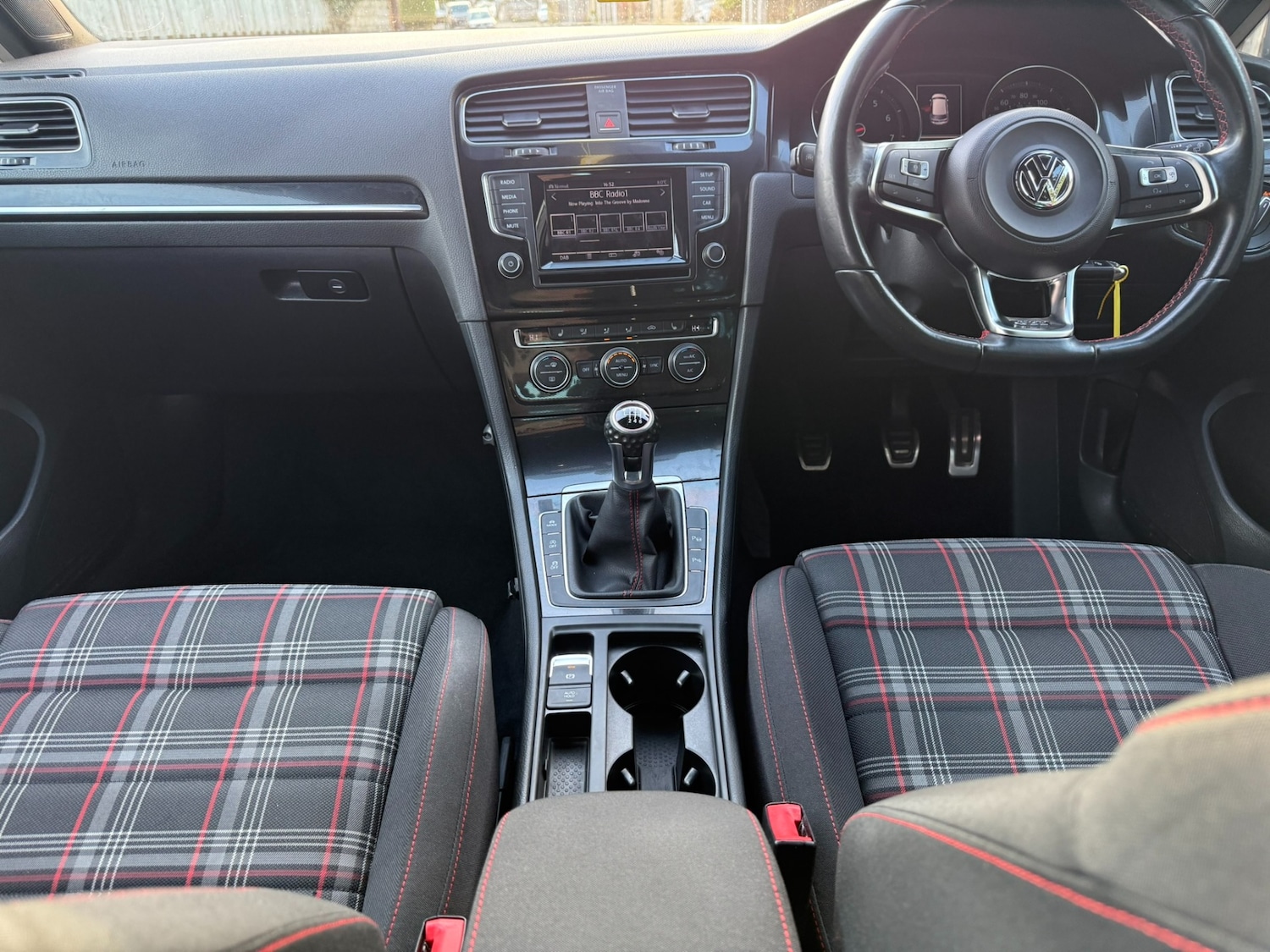 Used Volkswagen Golf 2014 for sale - 77897943: Photo 11