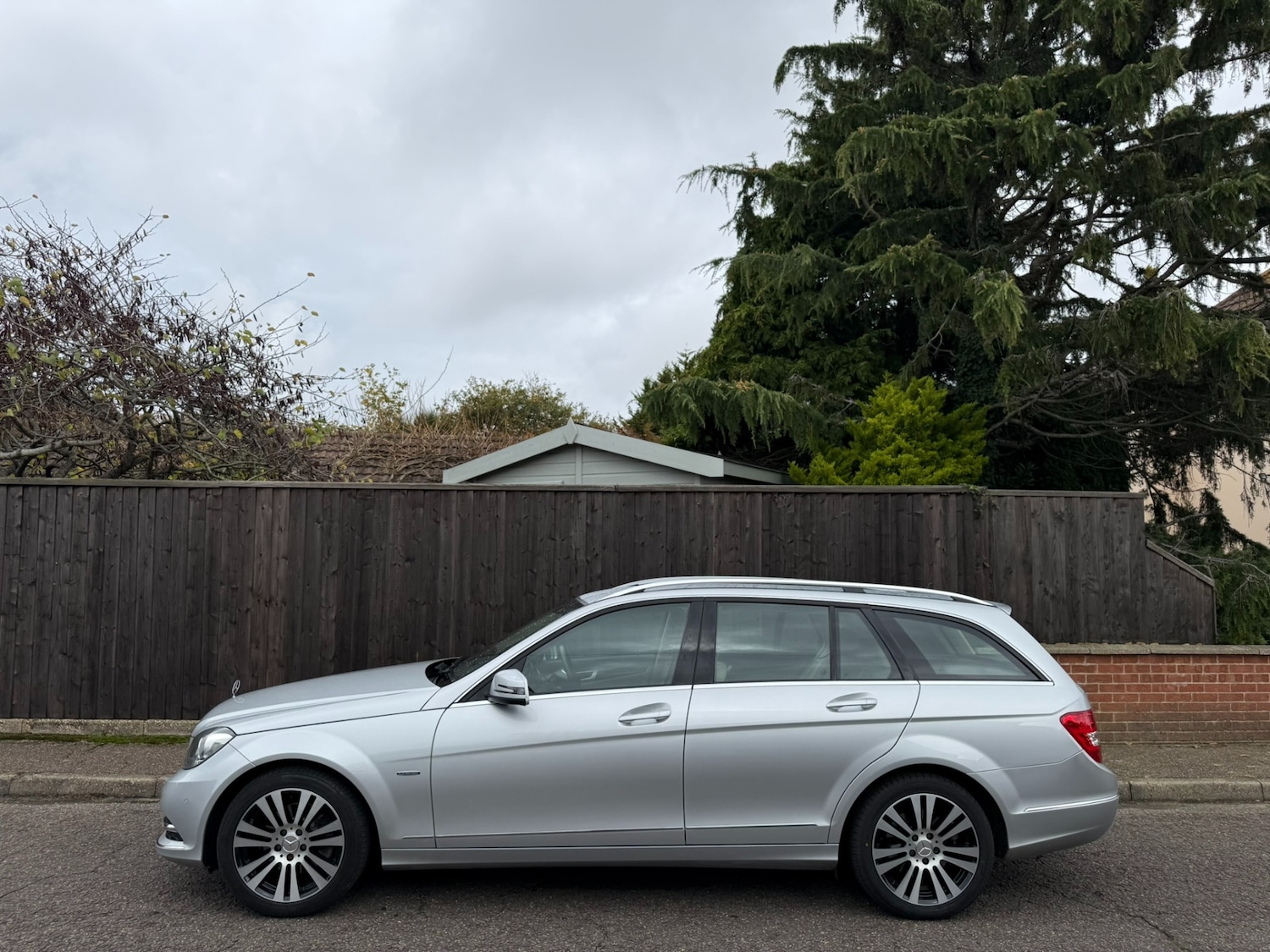 Used Mercedes-Benz C Class 2011 for sale - 76557749: Photo 5