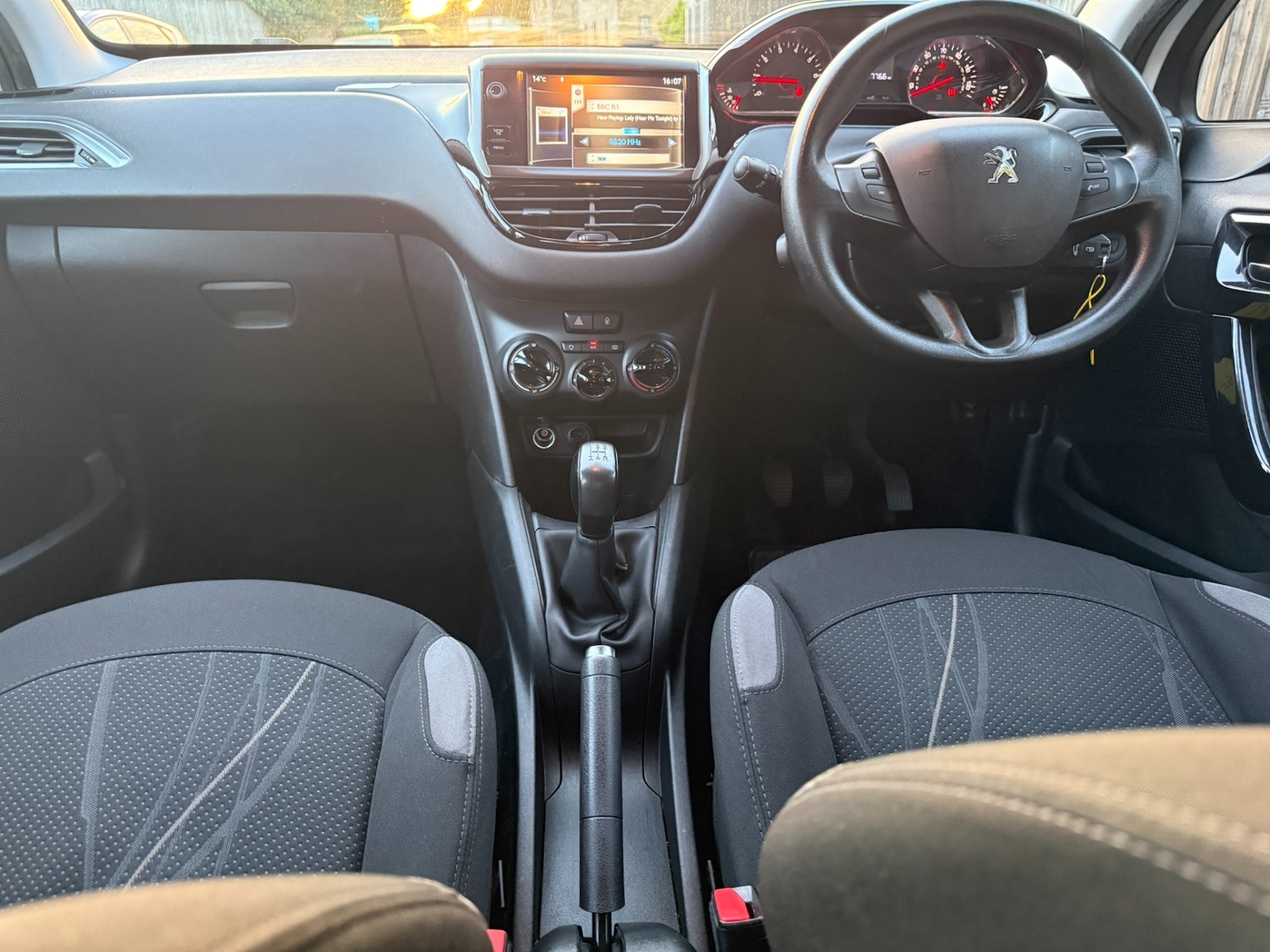 Used Peugeot 208 2012 for sale - 76521179: Photo 11