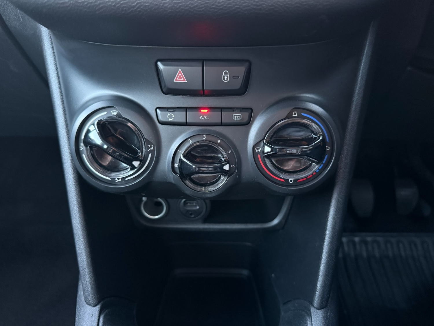 Used Peugeot 208 2012 for sale - 76521179: Photo 15