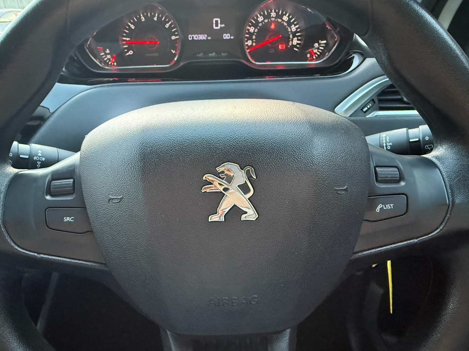 Used Peugeot 208 2012 for sale - 76521179: Photo 16