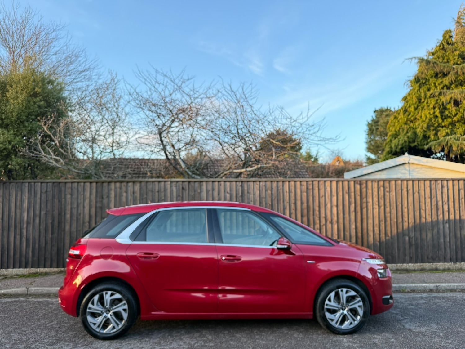 Used Citroen C4 Picasso 2015 for sale - 77240728: Photo 2