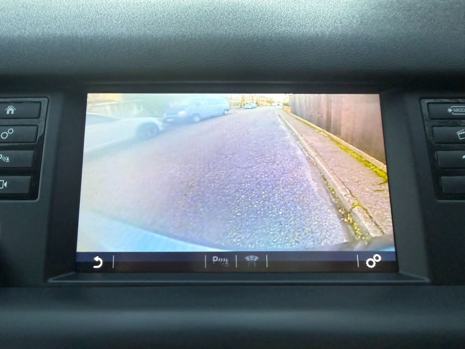 Used Land Rover Discovery Sport 2017 for sale - 77662292: Photo 18