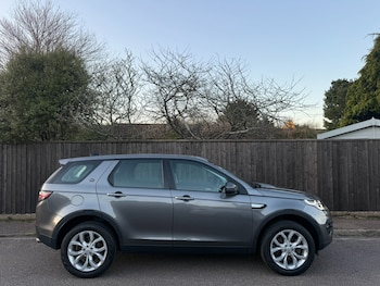 Used Land Rover Discovery Sport 2017 for sale - 77662292: Photo