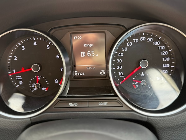 Used Volkswagen Polo 2015 for sale - 76209179: Photo 14