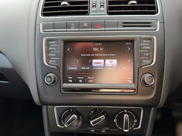 Used Volkswagen Polo 2015 for sale - 76209179: Photo 15