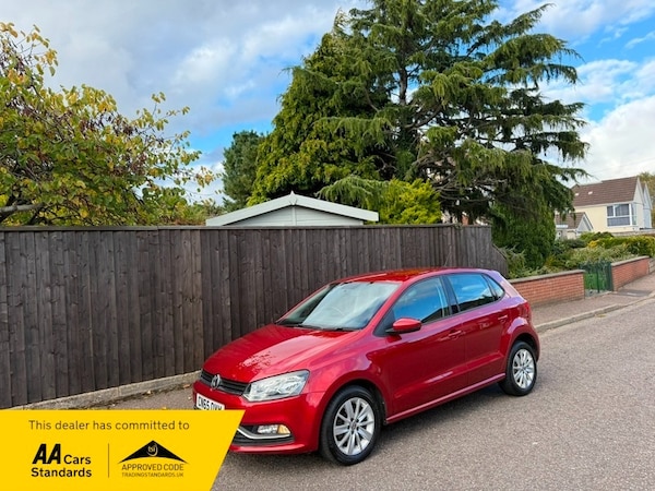 Used Volkswagen Polo 2015 for sale - 76209179: Photo 1