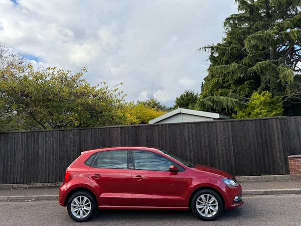 Used Volkswagen Polo 2015 for sale - 76209179: Photo 2