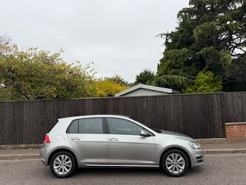 Used Volkswagen Golf 2014 for sale - 76235247: Photo 2