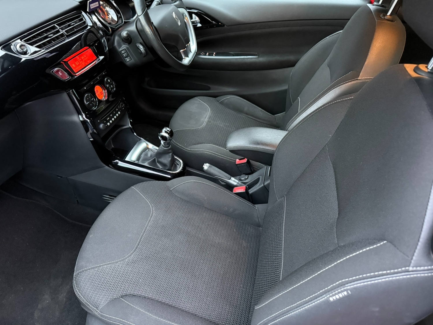 Used Citroen DS3 2013 for sale - 76579851: Photo 10