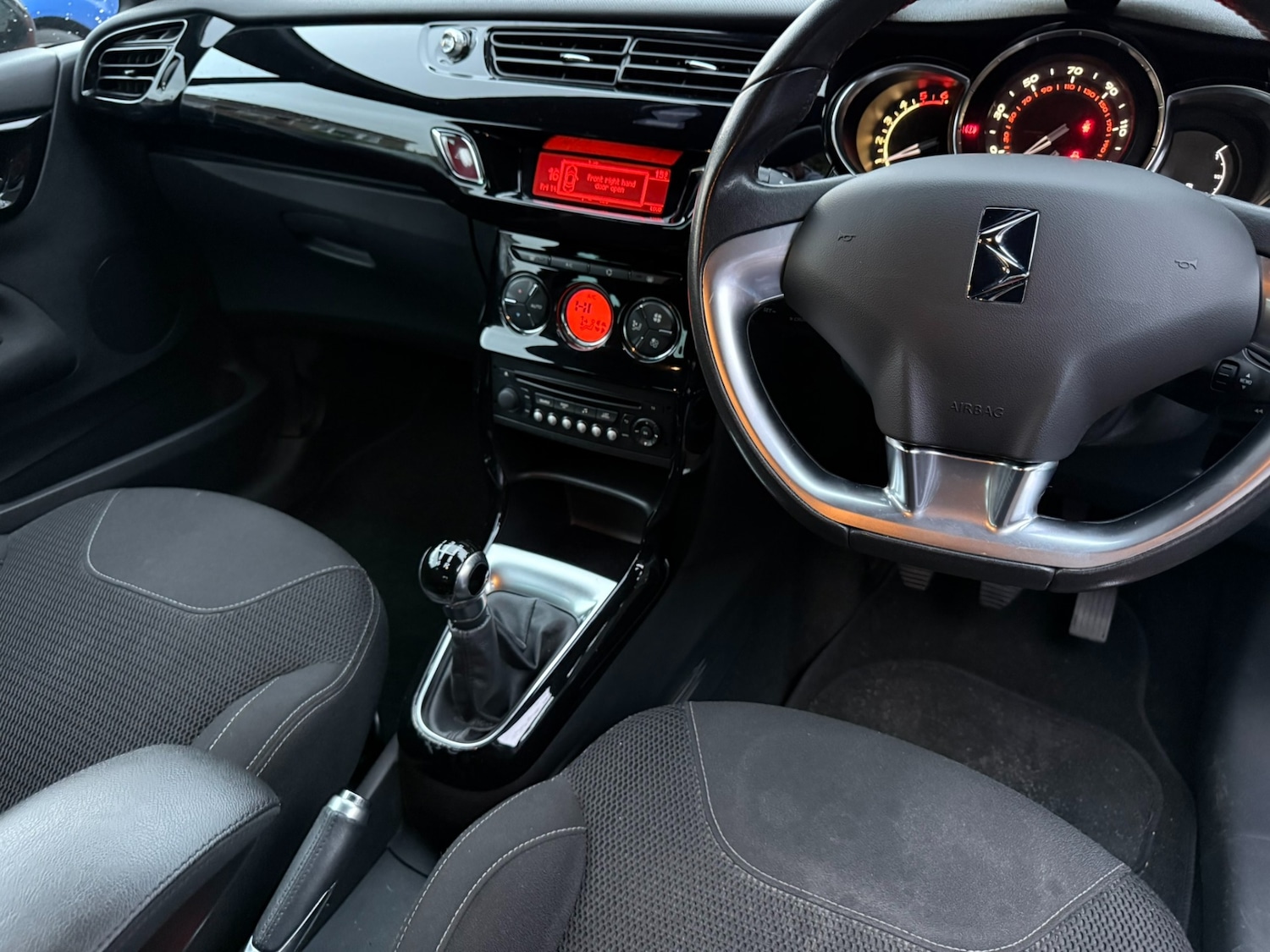 Used Citroen DS3 2013 for sale - 76579851: Photo 11